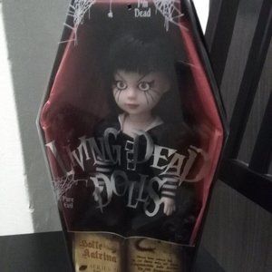 Living Dead Dolls Series 26 Holle Katrina